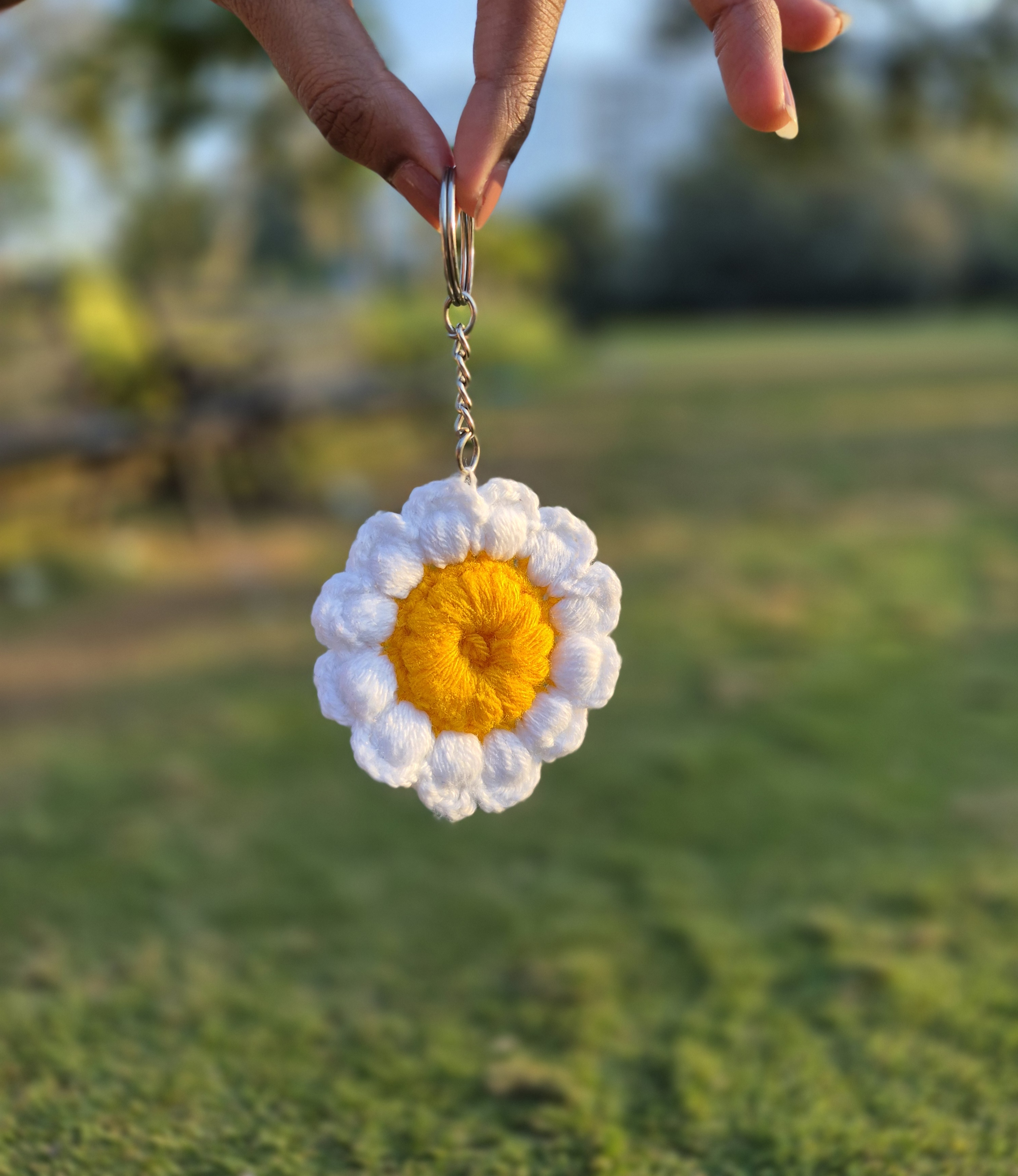 Daisy crochet keychain